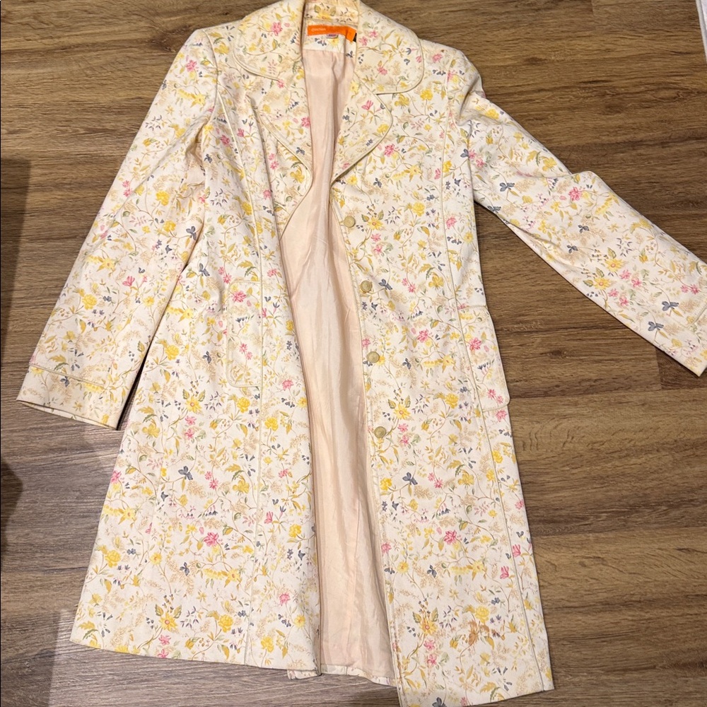 Cynthia Steffe Multicolor Floral Jacket
Has two stains on the inside.
